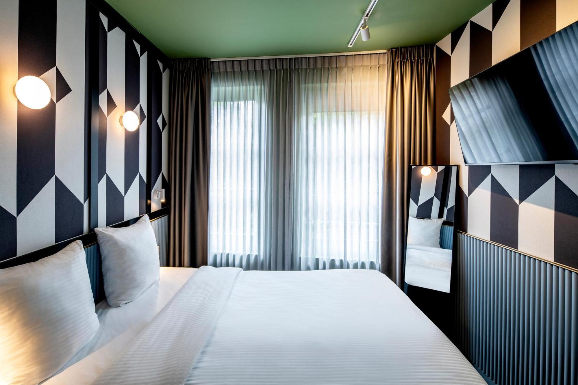 Tourist Inn Hotel Amsterdam Dış mekan fotoğraf