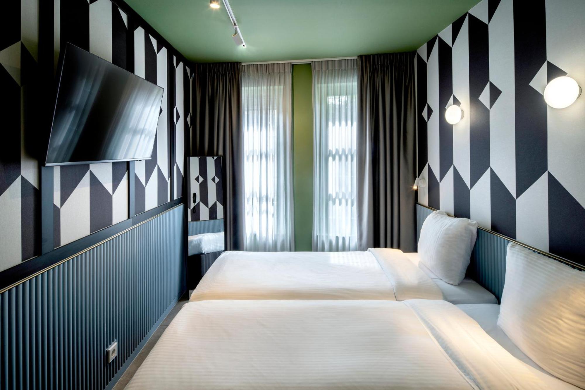 Tourist Inn Hotel Amsterdam Dış mekan fotoğraf