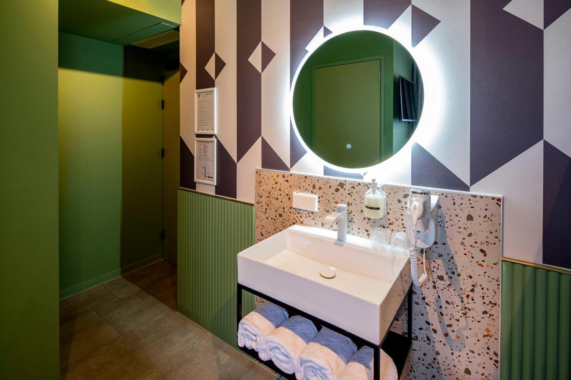 Tourist Inn Hotel Amsterdam Dış mekan fotoğraf