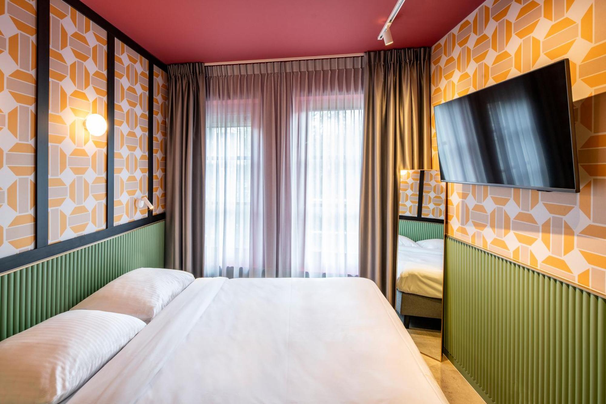 Tourist Inn Hotel Amsterdam Dış mekan fotoğraf